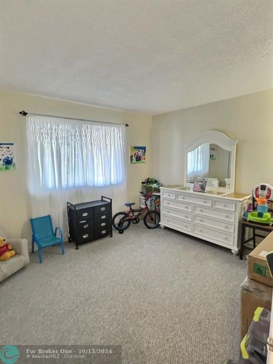 Active With Contract: $147,900 (2 beds, 2 baths, 1030 Square Feet)