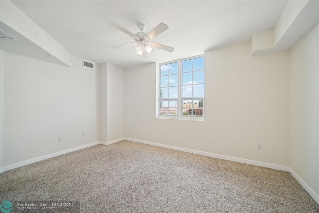 For Rent: $2,600 (1 beds, 1 baths, 741 Square Feet)