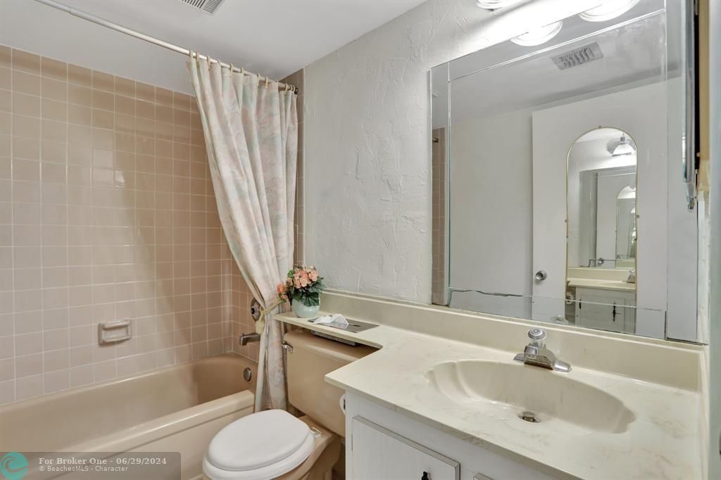 待售: $164,000 (2 贝兹, 2 浴室, 1000 平方英尺)