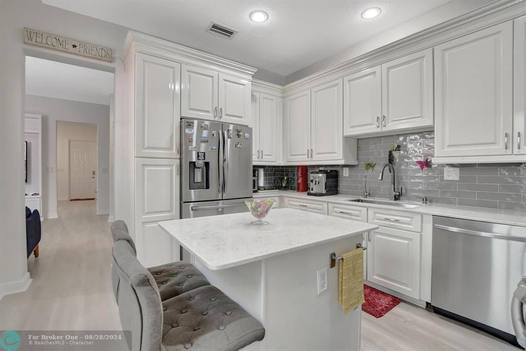 Active With Contract: $3,800 (2 beds, 2 baths, 1658 Square Feet)