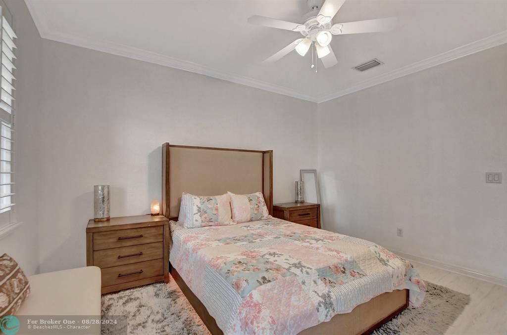 Active With Contract: $3,800 (2 beds, 2 baths, 1658 Square Feet)