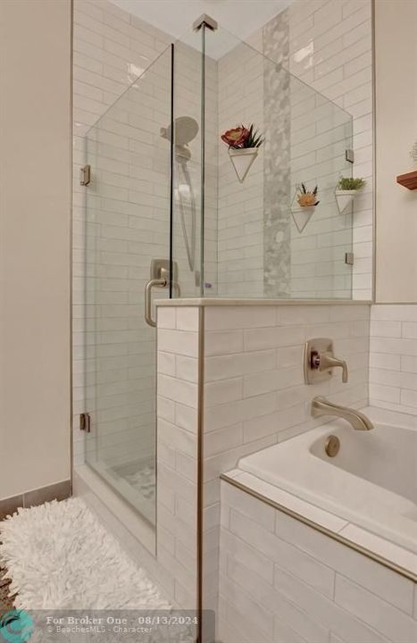 Active With Contract: $3,800 (2 beds, 2 baths, 1658 Square Feet)