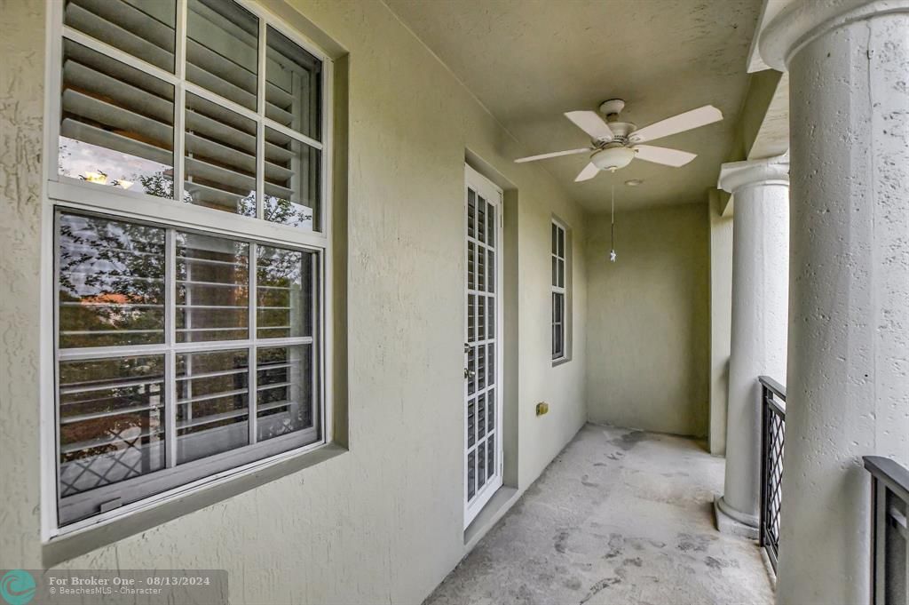 Active With Contract: $3,800 (2 beds, 2 baths, 1658 Square Feet)