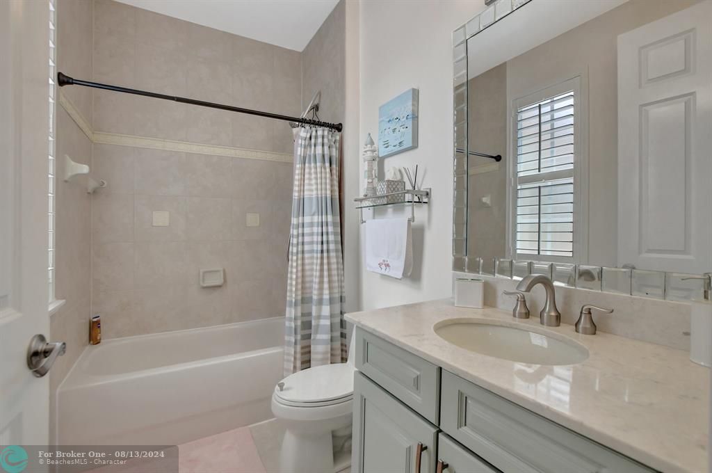 Active With Contract: $3,800 (2 beds, 2 baths, 1658 Square Feet)