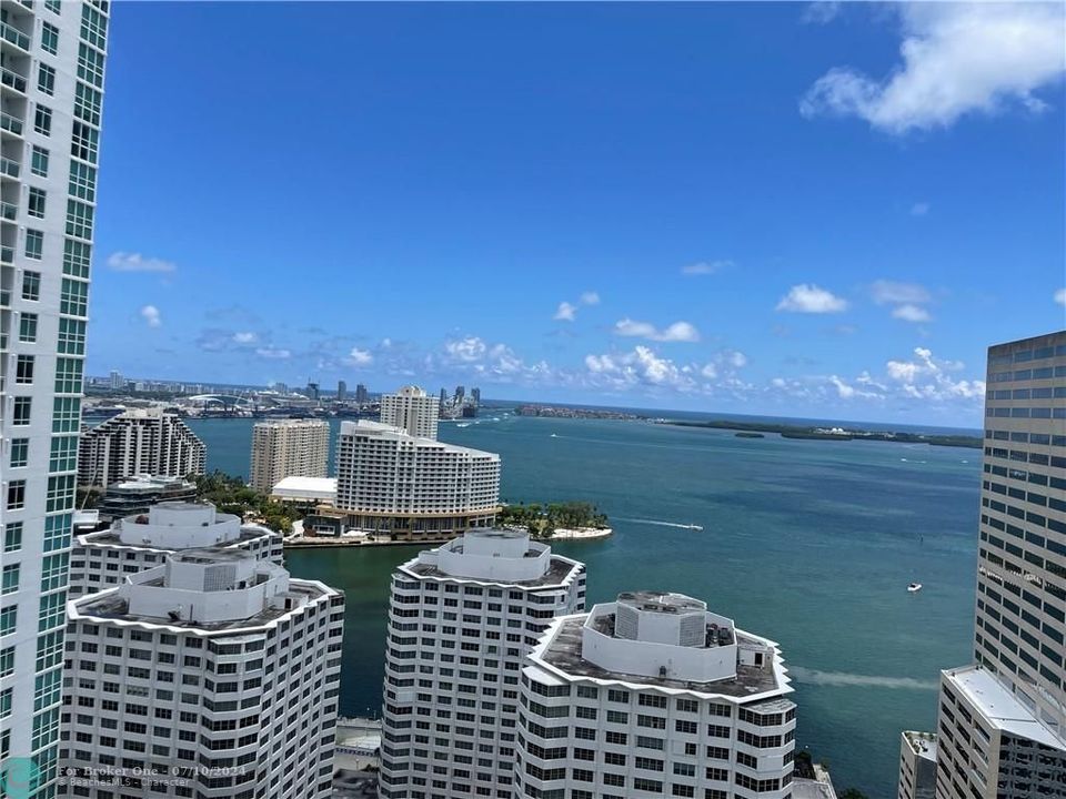 Active With Contract: $4,850 (2 beds, 2 baths, 1113 Square Feet)