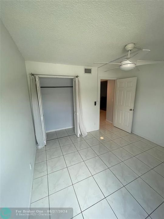 Active With Contract: $2,500 (2 beds, 2 baths, 920 Square Feet)