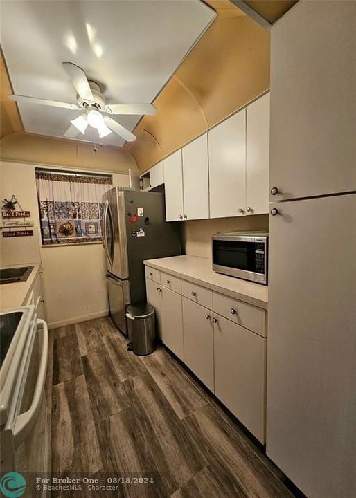 For Sale: $157,500 (1 beds, 1 baths, 1122 Square Feet)