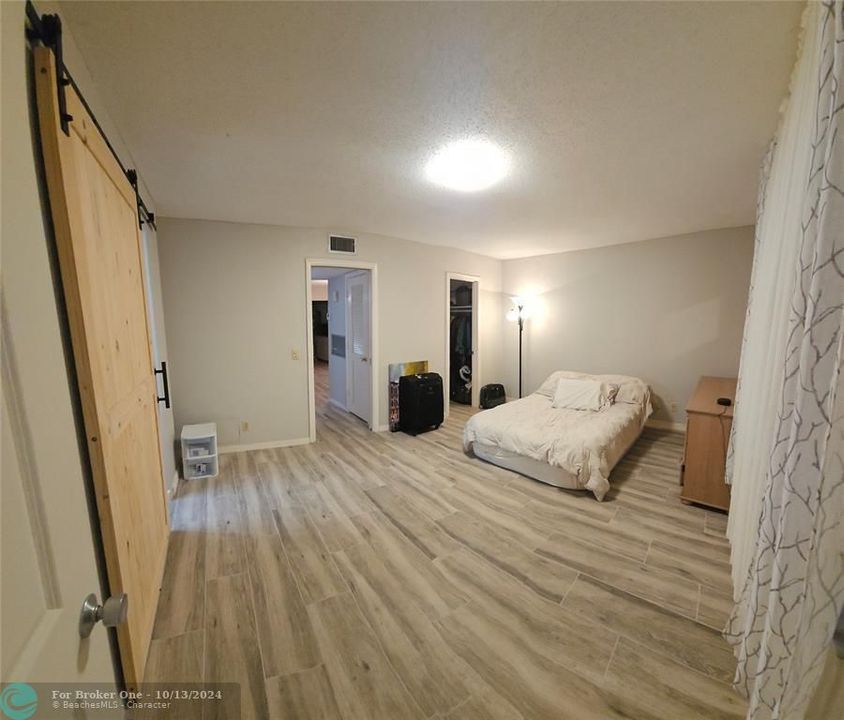 For Sale: $157,500 (1 beds, 1 baths, 1122 Square Feet)