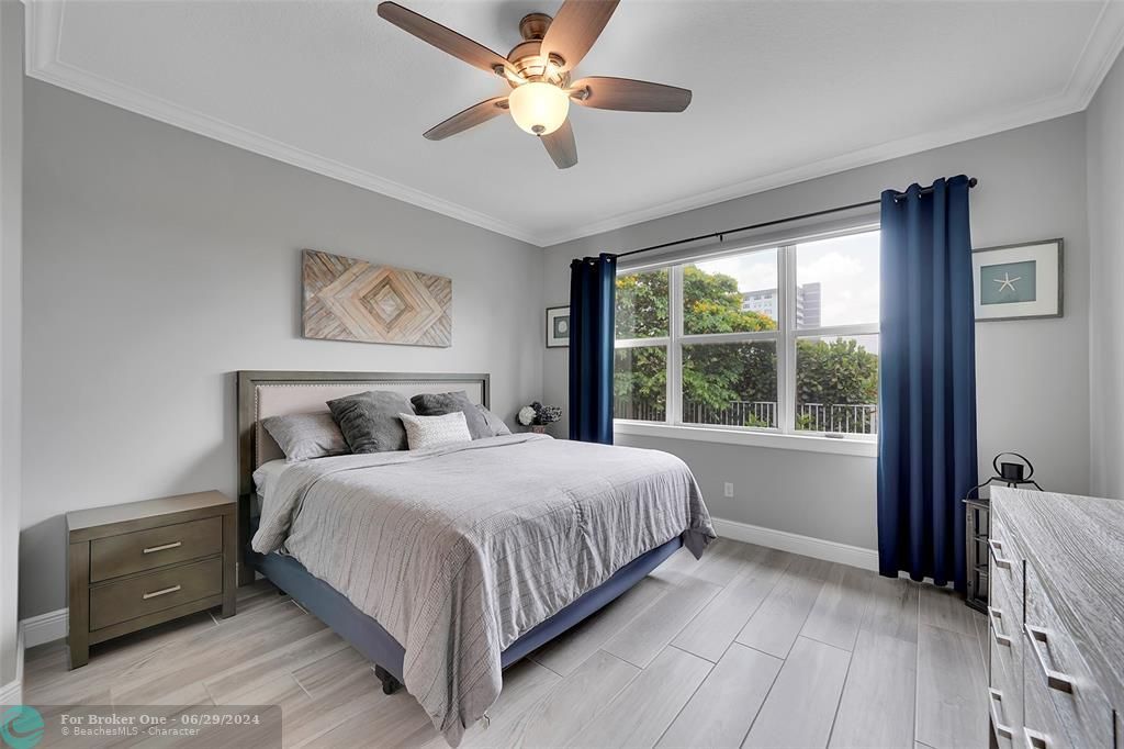 Active With Contract: $800,000 (4 beds, 2 baths, 1874 Square Feet)