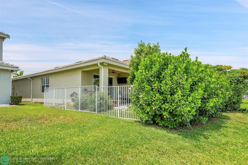 Active With Contract: $800,000 (4 beds, 2 baths, 1874 Square Feet)