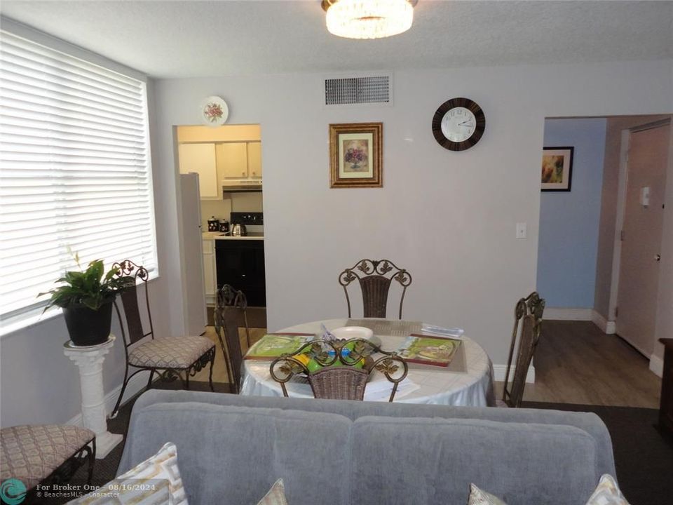 For Sale: $159,900 (3 beds, 2 baths, 1483 Square Feet)