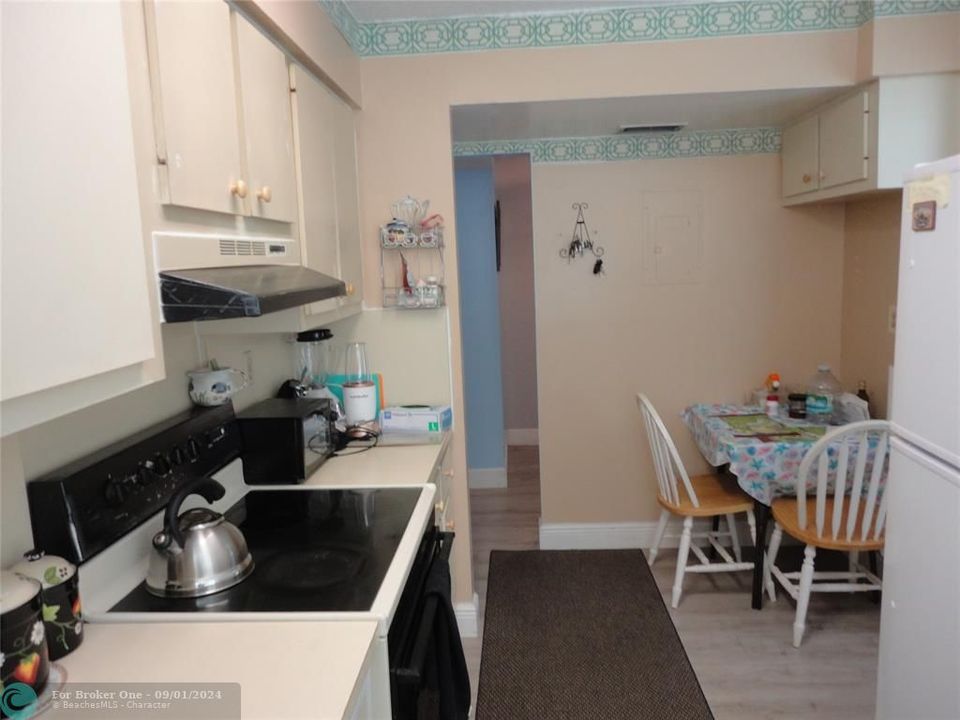 For Sale: $159,900 (3 beds, 2 baths, 1483 Square Feet)