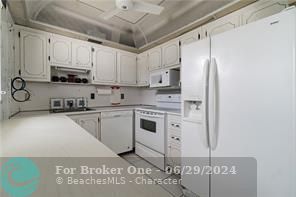 For Rent: $1,550 (2 beds, 2 baths, 880 Square Feet)