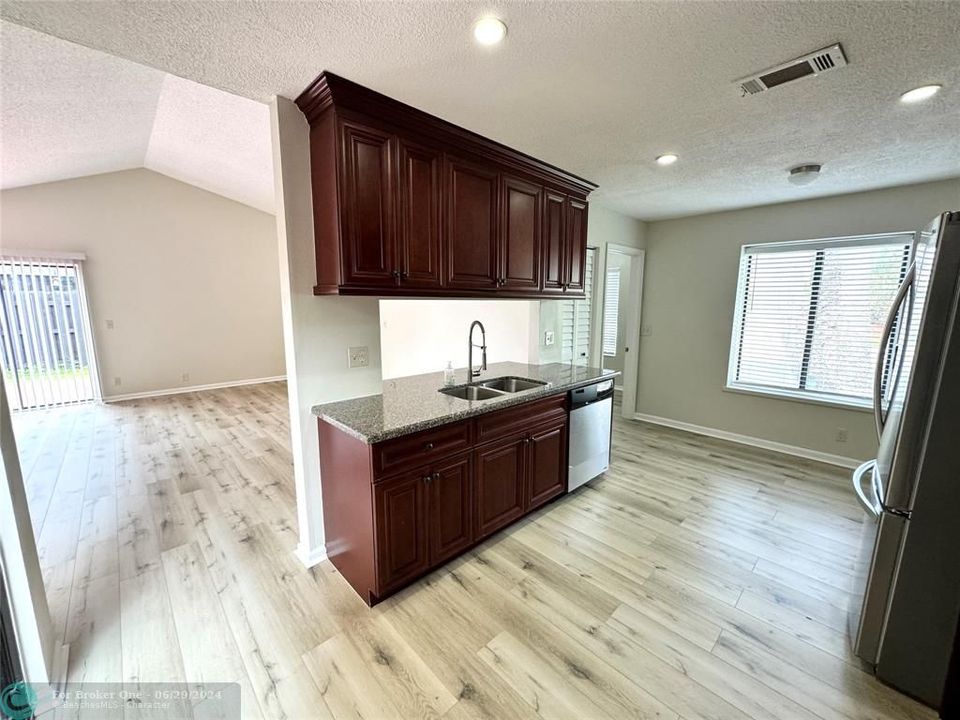 For Sale: $489,900 (3 beds, 2 baths, 1397 Square Feet)