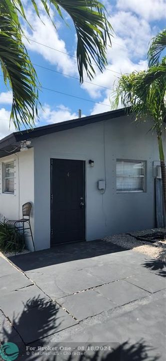 Active With Contract: $1,400 (0 beds, 1 baths, 500 Square Feet)