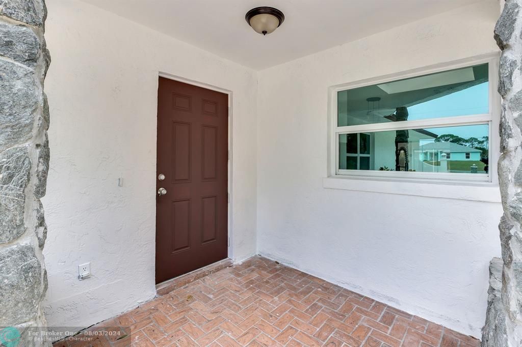 Active With Contract: $480,000 (3 beds, 2 baths, 2707 Square Feet)