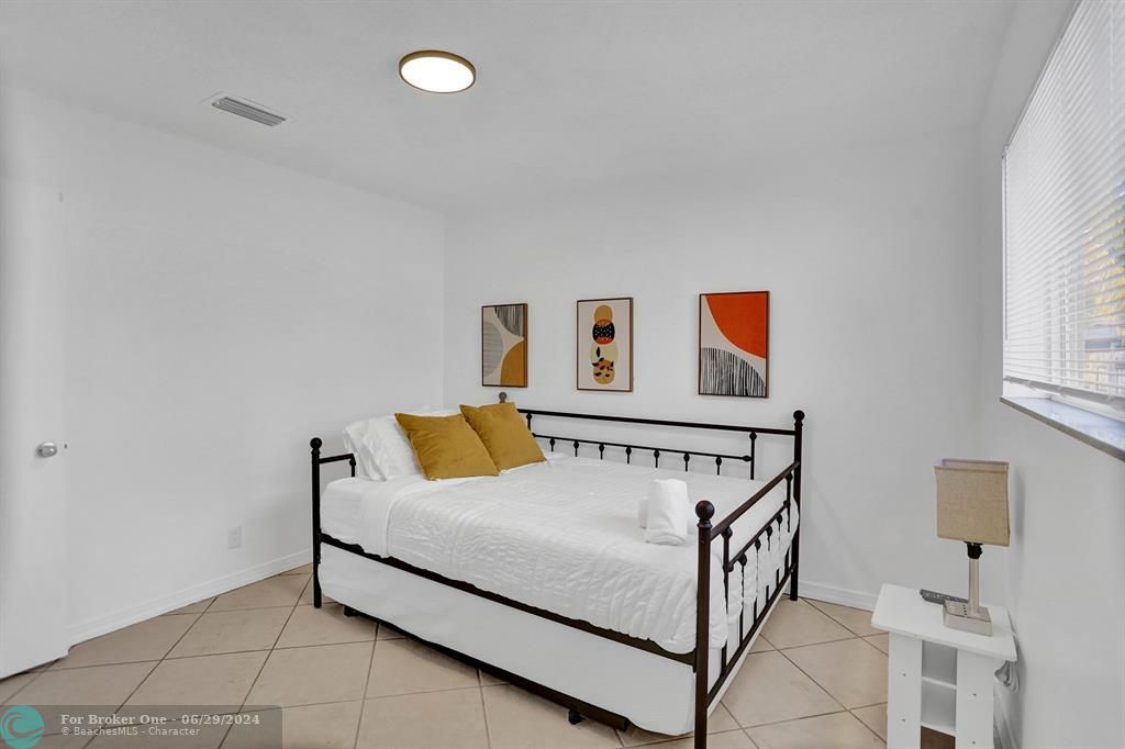 Active With Contract: $729,000 (3 beds, 2 baths, 1930 Square Feet)