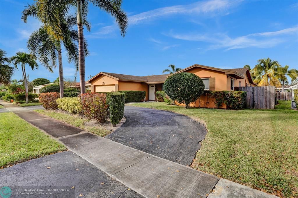 For Sale: $749,900 (3 beds, 2 baths, 1930 Square Feet)