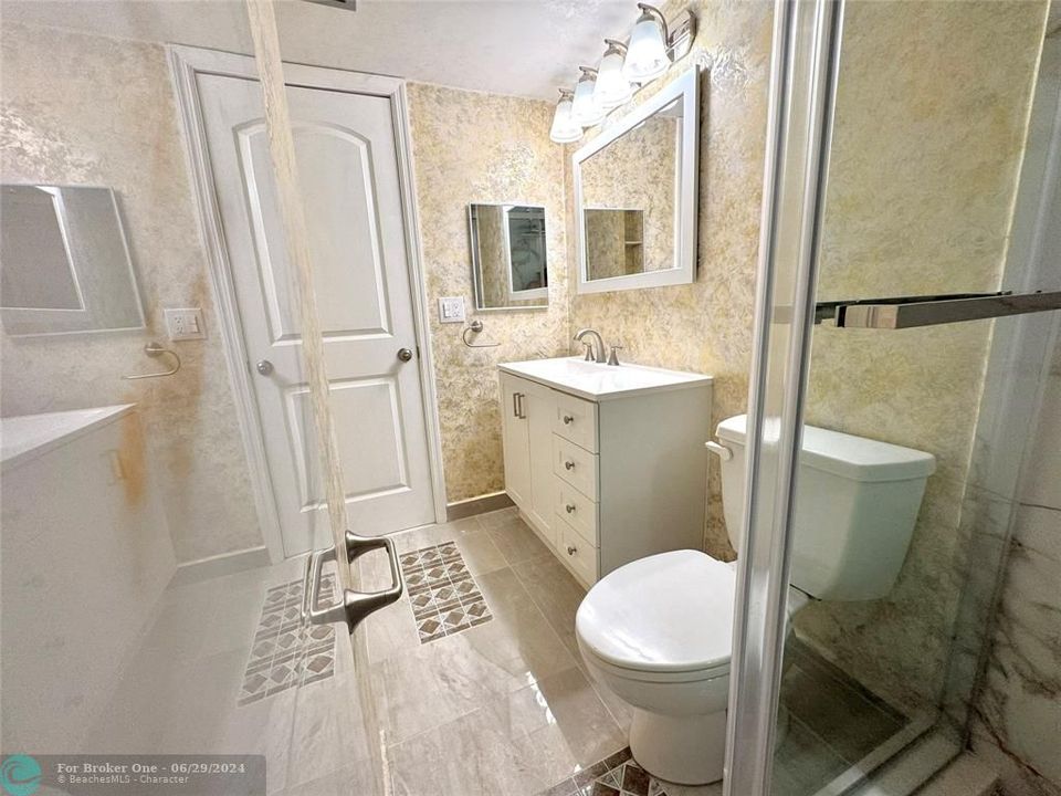 待售: $165,900 (2 贝兹, 2 浴室, 1153 平方英尺)