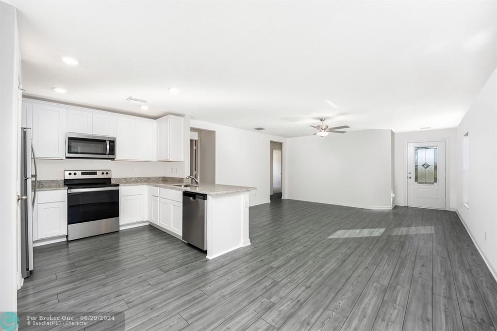 For Sale: $340,900 (3 beds, 2 baths, 1224 Square Feet)