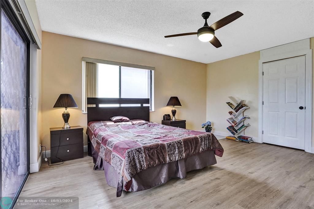 Active With Contract: $2,200 (2 beds, 2 baths, 1019 Square Feet)