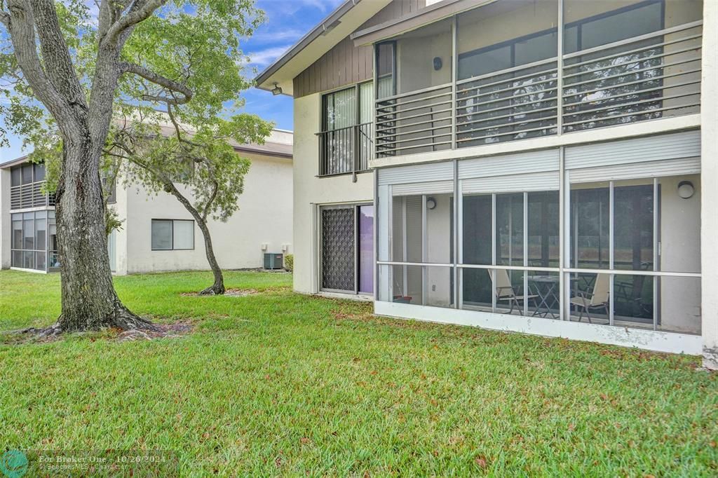 Active With Contract: $2,200 (2 beds, 2 baths, 1019 Square Feet)