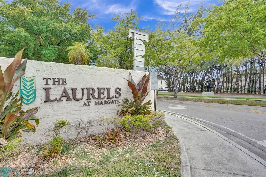 Active With Contract: $2,200 (2 beds, 2 baths, 1019 Square Feet)