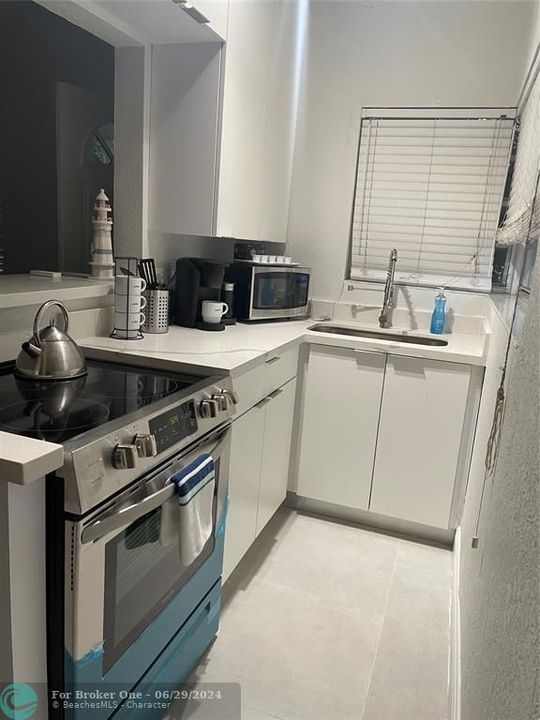 For Sale: $2,200 (1 beds, 1 baths, 2367 Square Feet)