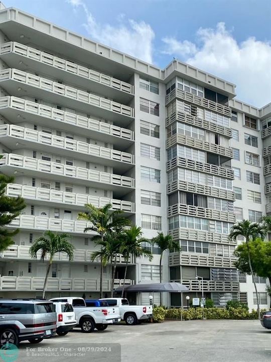 Activo con contrato: $195,000 (2 camas, 2 baños, 1316 Pies cuadrados)