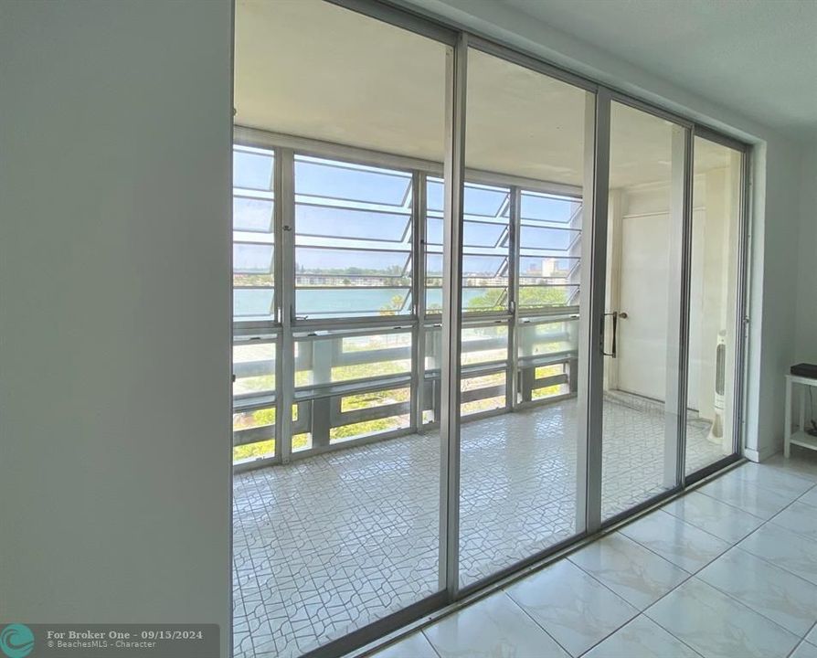 Activo con contrato: $195,000 (2 camas, 2 baños, 1316 Pies cuadrados)