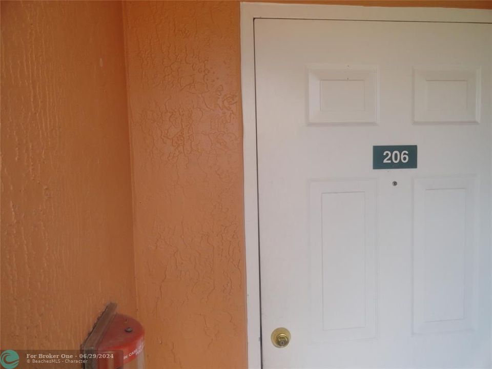 For Rent: $2,700 (3 beds, 2 baths, 1364 Square Feet)