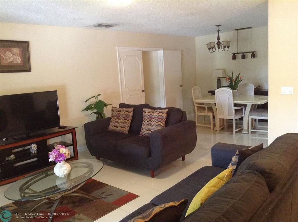 For Sale: $280,000 (2 beds, 2 baths, 1455 Square Feet)