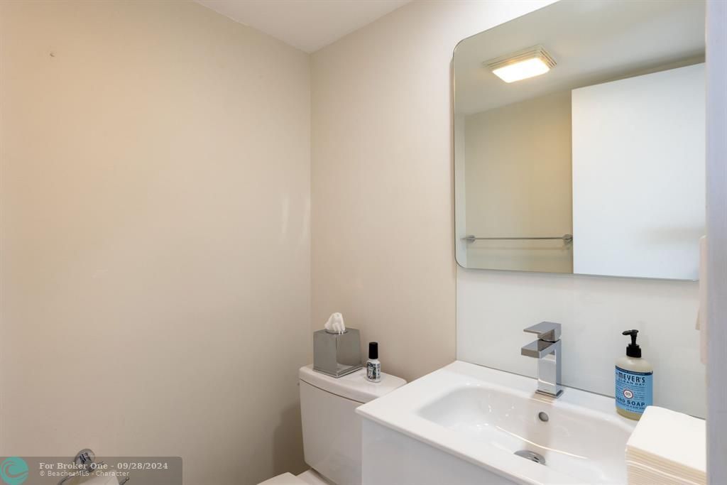 Active With Contract: $7,500 (2 beds, 2 baths, 1300 Square Feet)