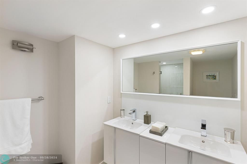 Active With Contract: $7,500 (2 beds, 2 baths, 1300 Square Feet)