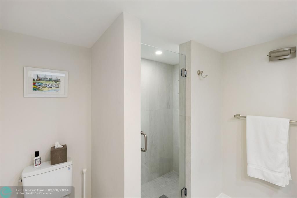 Active With Contract: $7,500 (2 beds, 2 baths, 1300 Square Feet)