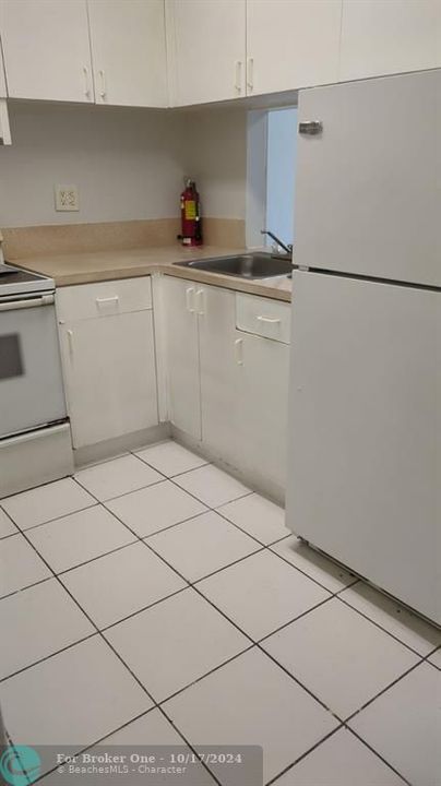 For Rent: $1,300 (0 beds, 1 baths, 440 Square Feet)