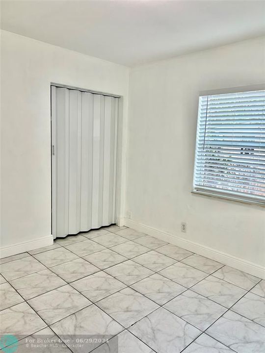 For Rent: $2,500 (2 beds, 1 baths, 1040 Square Feet)