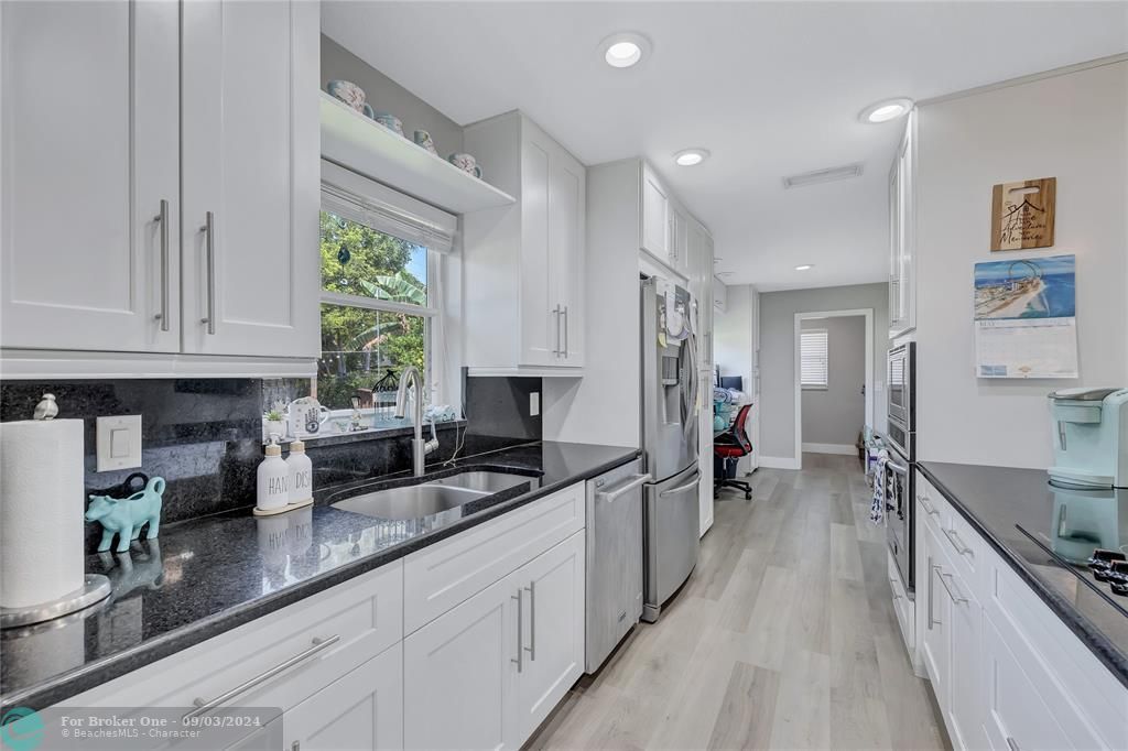 Active With Contract: $545,000 (3 beds, 2 baths, 1422 Square Feet)