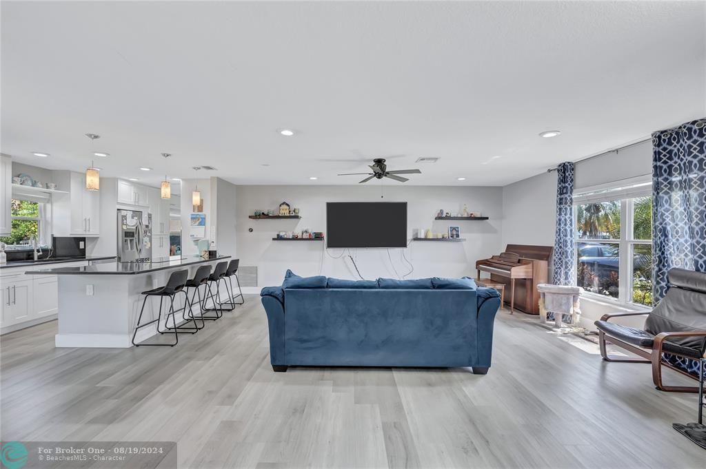 Active With Contract: $545,000 (3 beds, 2 baths, 1422 Square Feet)