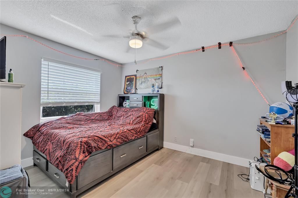 Active With Contract: $545,000 (3 beds, 2 baths, 1422 Square Feet)