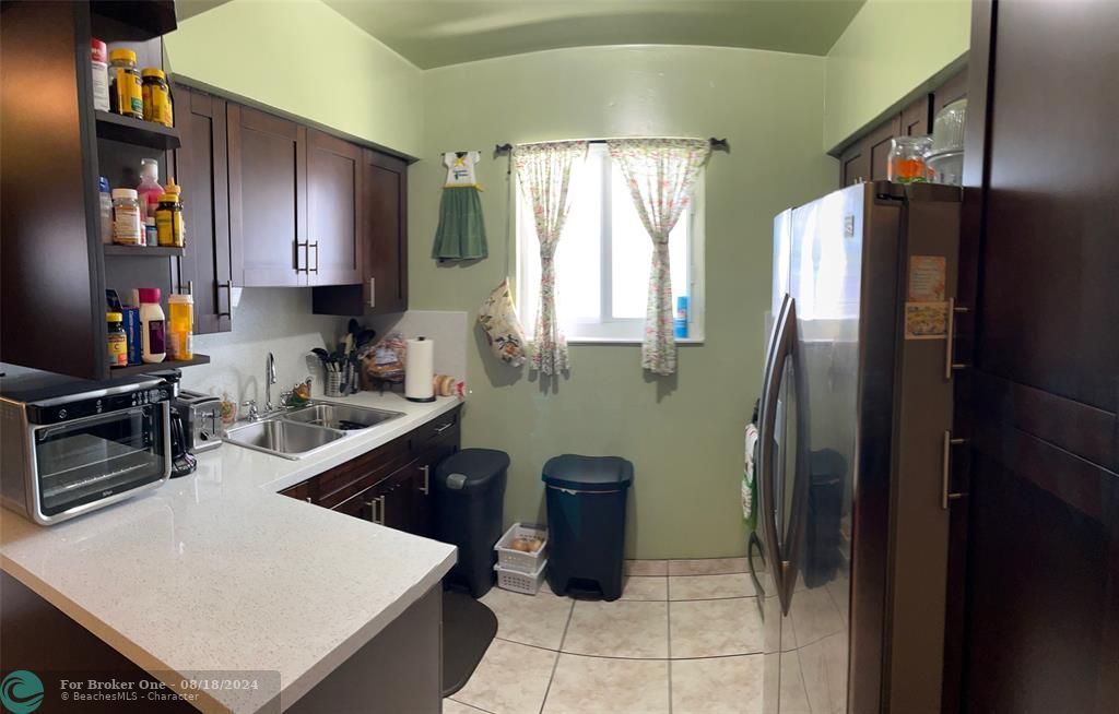 Recently Sold: $425,000 (3 beds, 1 baths, 1291 Square Feet)