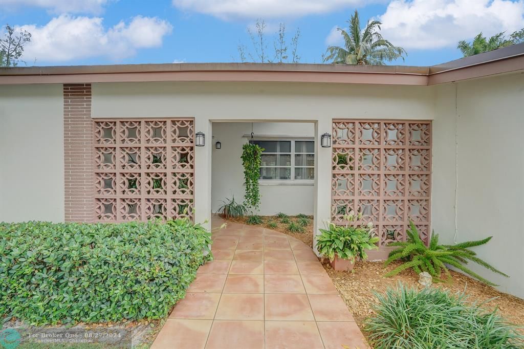 Recently Sold: $525,000 (3 beds, 2 baths, 1912 Square Feet)