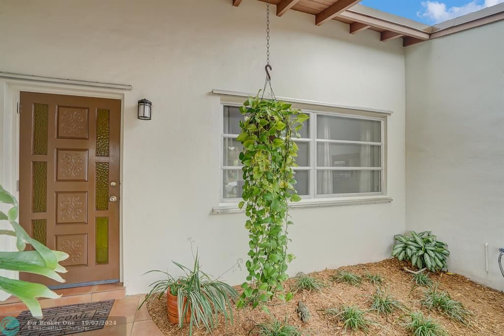 Recently Sold: $525,000 (3 beds, 2 baths, 1912 Square Feet)