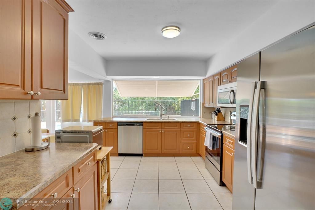 Recently Sold: $525,000 (3 beds, 2 baths, 1912 Square Feet)