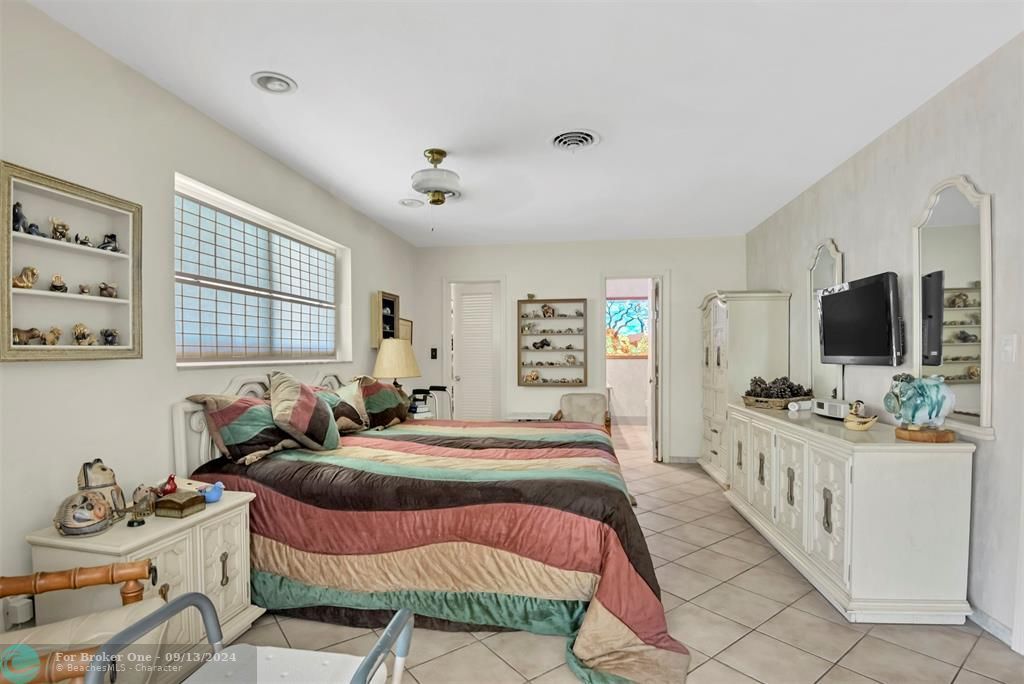 Active With Contract: $1,374,900 (2 beds, 2 baths, 2098 Square Feet)