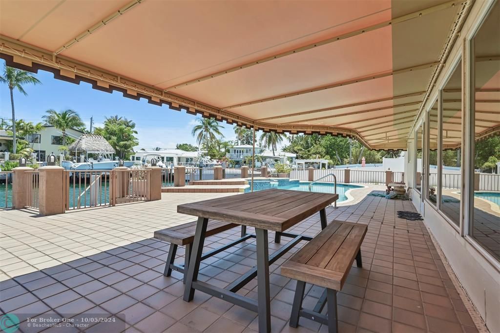 Recently Sold: $1,374,900 (2 beds, 2 baths, 2098 Square Feet)