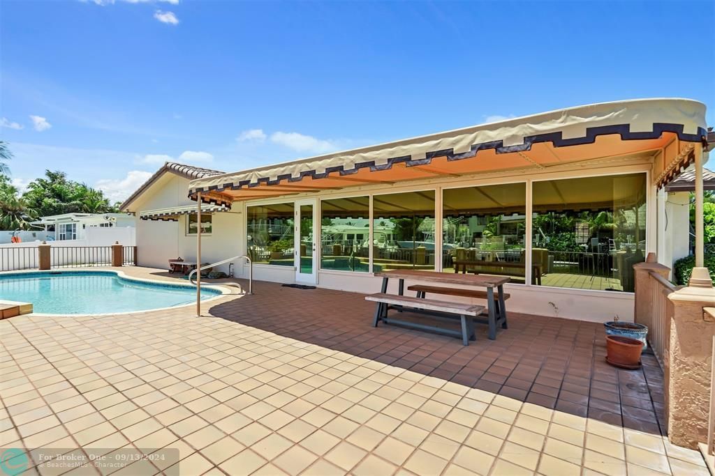 Recently Sold: $1,374,900 (2 beds, 2 baths, 2098 Square Feet)