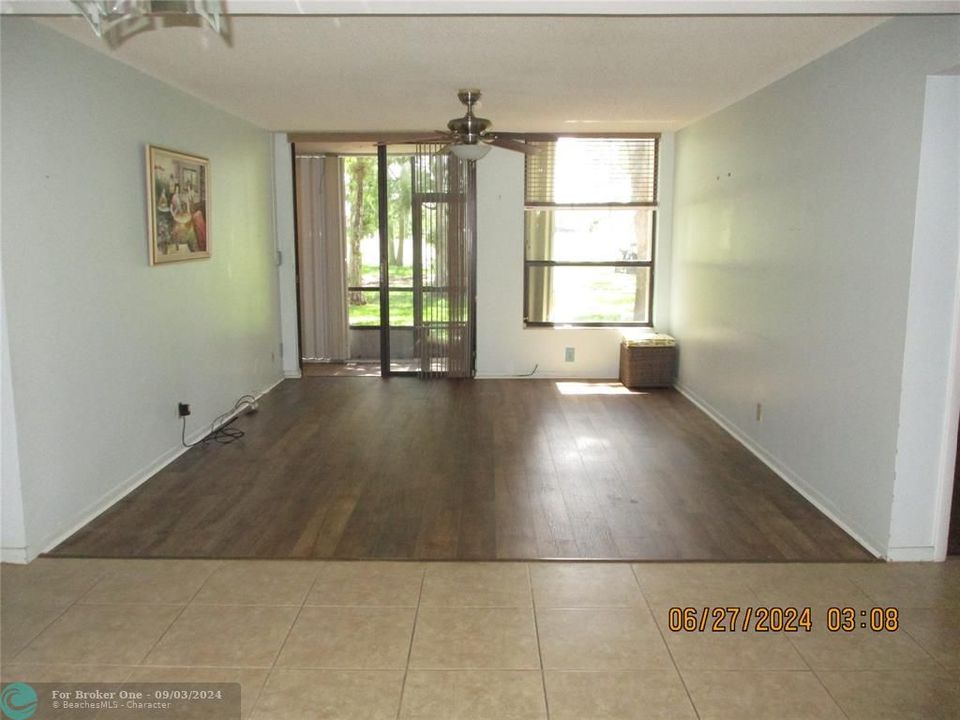 For Sale: $199,500 (2 beds, 2 baths, 1028 Square Feet)