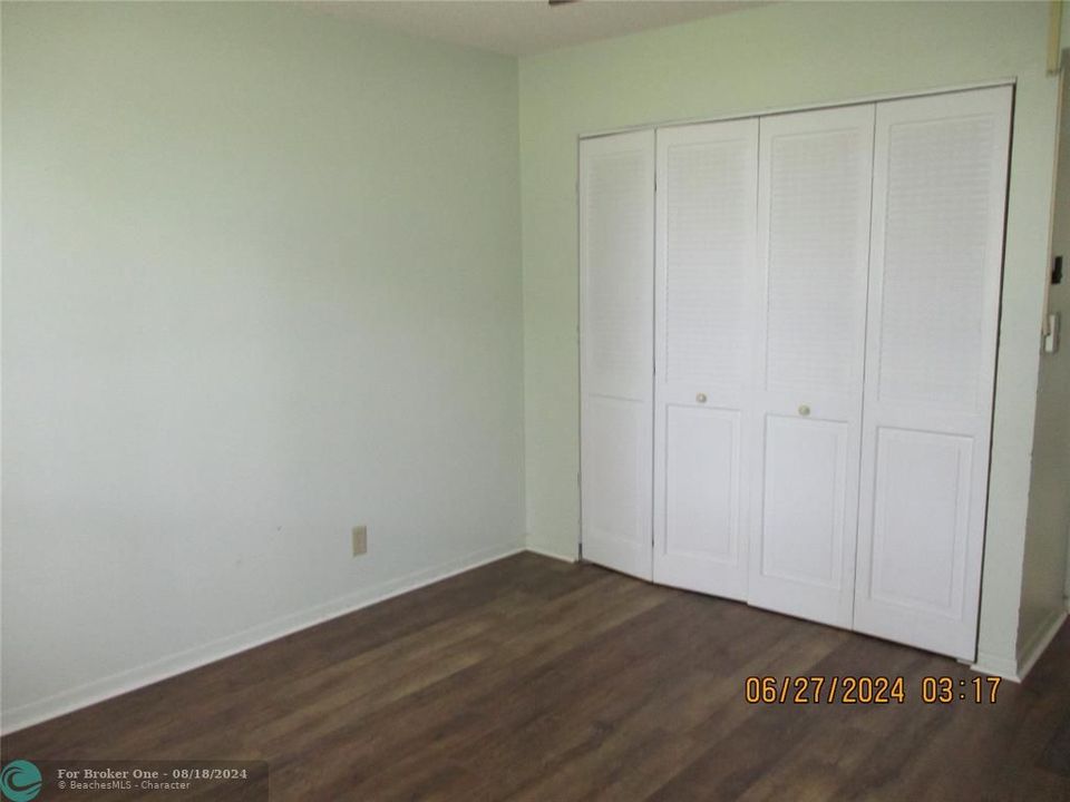 For Sale: $199,500 (2 beds, 2 baths, 1028 Square Feet)