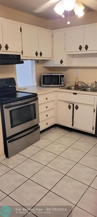 For Sale: $78,000 (1 beds, 1 baths, 860 Square Feet)